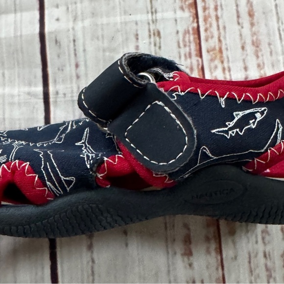 Nautica Kids Shark Print Navy and Red Water Shoes size 5 - Picture 3 of 4